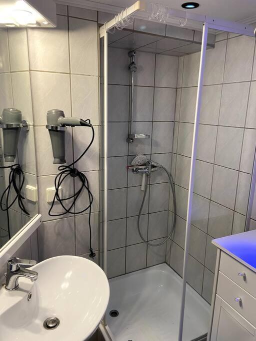 Ferienwohnung Am Brunnenplatz Бад-Зоден-Аллендорф Екстер'єр фото